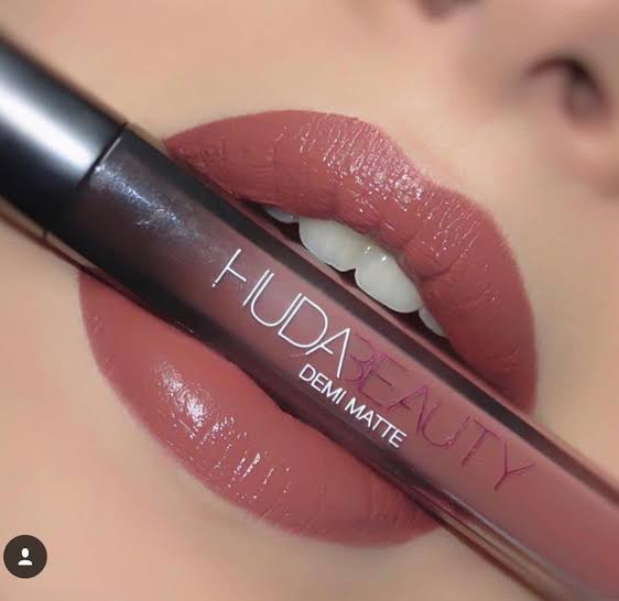 Huda Beauty- Demi Matte Cream Lipstick- Mogul